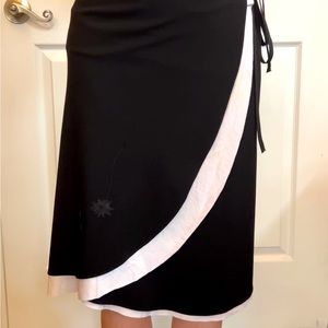 AllSizeFit Wrap Skirt Black/White with Ties You can Tie Any Waist Embroidery